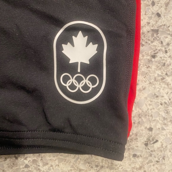 Speedo men Canada 🇨🇦 Olympic jammer. NWT. 32. - Picture 11 of 12